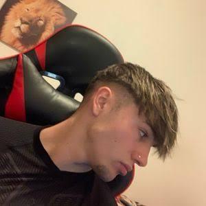 Mandos Spectral en setup gamer